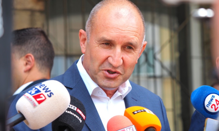 Радев: Пеевски и неговият метод на действие са срам за всяко демократично общество